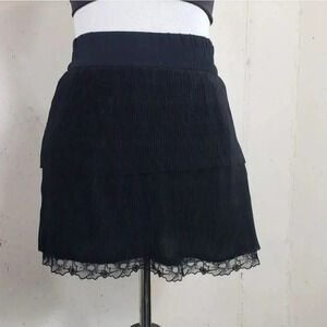 Zara M black tiered mini skirt with lace trim‎